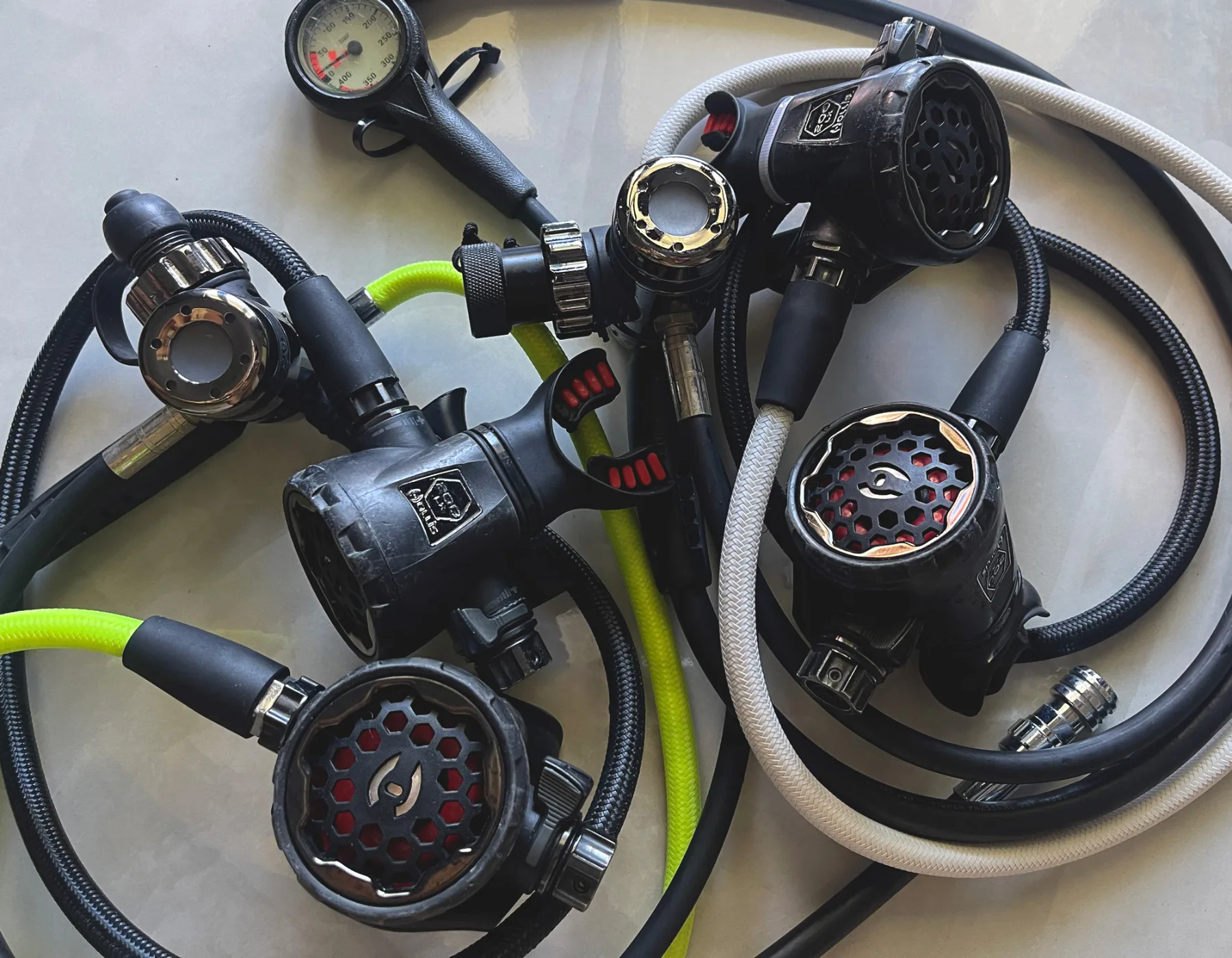 hollis-200XL-scuba-diving-regulator-recalled