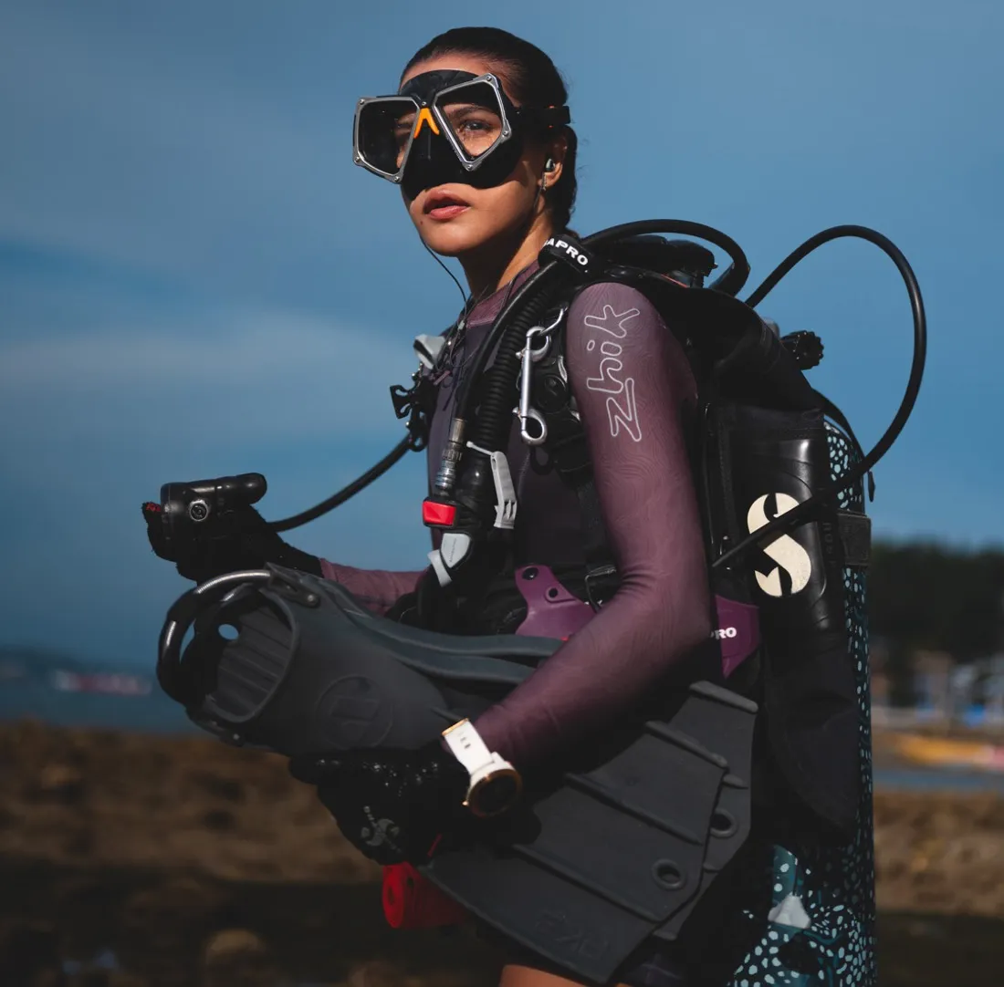 Close-up of Caro Santamaria in a dive mask